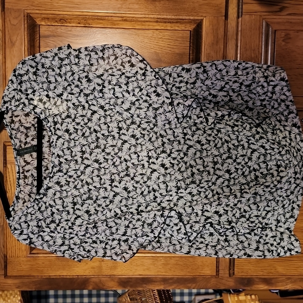 Lane Bryant Black, White, Gray Flutter Sleeve Blouse 14/16 NWT - Picture 5 of 8